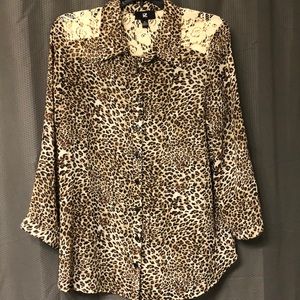 Leopard print XL button down w/lace shoulders top